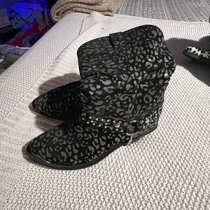 Black leopard boots